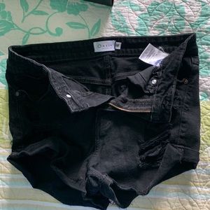 Oasis shorts black size medium from Mahina